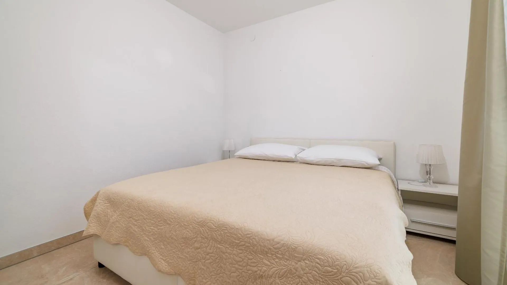 Ahel Apartment Jadranovo 0*,