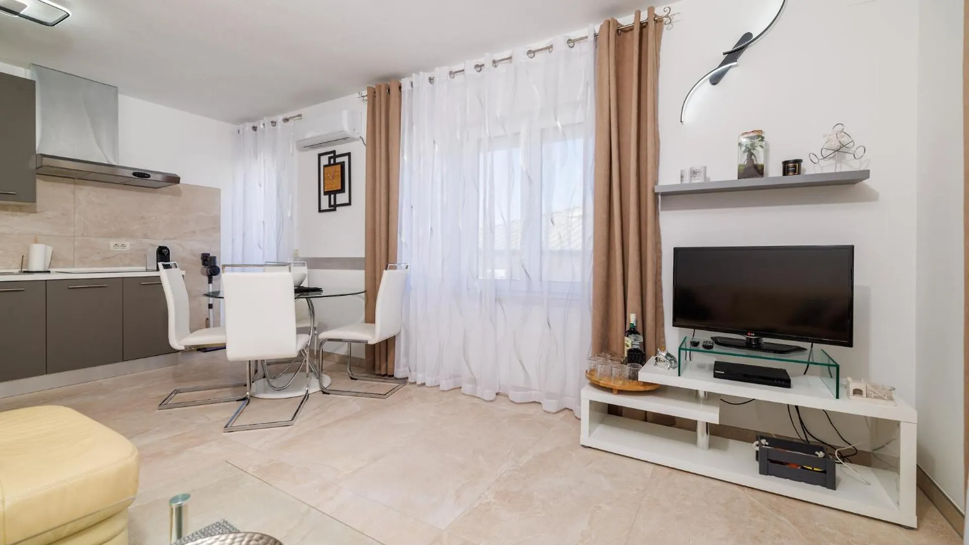 Ahel Apartment Jadranovo